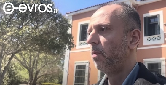 Από την πλευρά του, ο καθηγητής έχει υποστηρίξει από την αρχή πως «είναι όλα σκευωρία».