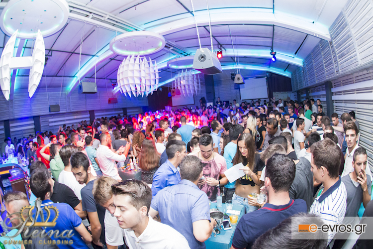 Υπέροχες αυγουστιάτικες στιγμές στο Reina summer club.