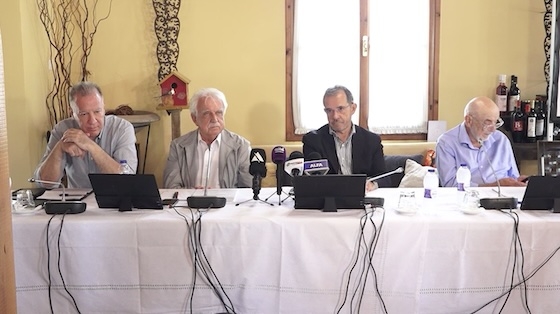 Ο Σταύρος Μπένος, έκανε γνωστή την παραίτησή του από την Επιτροπή Ανασυγκρότησης του Έβρου, κάνοντας λόγο για «κυβερνητική αναδίπλωση» σε σχέση με το masterplan για την ανασυγκρότηση της περιοχής.