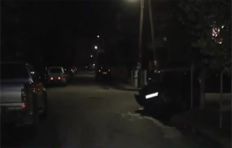 Σχεδόν ολοκληρωτικά καταστράφηκε το ένα όχημα.