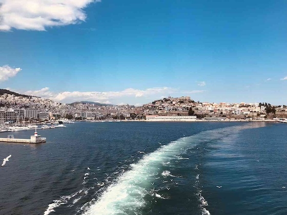 Το Υπουργείο ανακοινώνει, παράλληλα, ότι προκειμένου να αντιμετωπίσει τις ειδικές συνθήκες που δημιουργήθηκαν με νέα δρομολόγια.