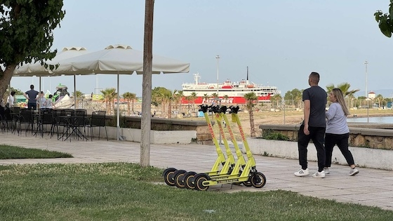 Σε συνεργασία με την εταιρεία MOOW, τέθηκαν ήδη σε κυκλοφορία 20 ηλεκτρικά πατίνια.