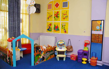 Πρέπει να εγγράψουν τα παιδιά τους μέχρι την Τετάρτη 10-9-2014.