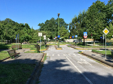 O υφυπουργός Παιδείας Αλέξανδρος Δερμεντζόπουλος ενέκρινε την υλοποίηση του Προγράμματος.