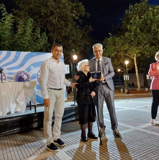 Συγκινητική στιγμή: Βραβεύτηκε η μόνη εν ζωή γυναίκα που γεννήθηκε στο Ιμπρίκ Τεπέ