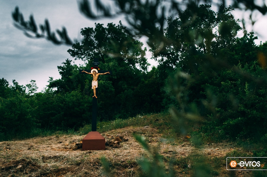 Σταυρός επι του λόφου στο Αετοχώρι