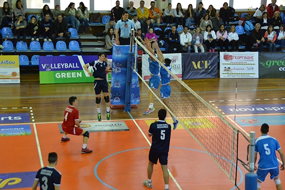 Στιγμιότυπο του αγώνα μεταξύ της ομάδας αγοριών του Λανίτειου Λυκείου Λεμεσού και του Ελληνικού Κολλεγίου Θεσσ/νικης.