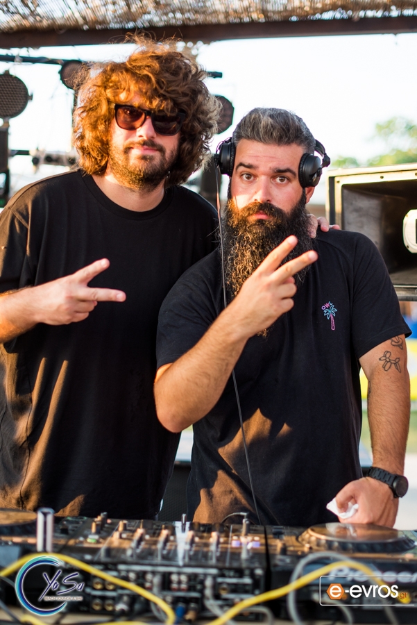 Χτύπησε "κόκκινα" το beach party με Dj Angelo & Andrea Athineo στο Yasu beach bar