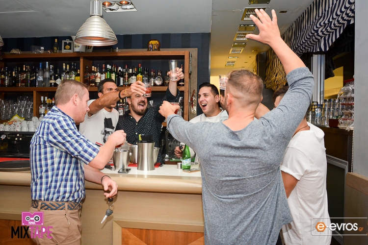 Τα "σπάσαμε" στο πρώτο "MIXTAPE" του N.O.A με DeeJay Paris on decks.