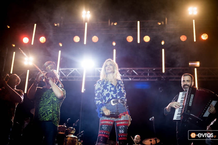 H Άννα Βίσση "on stage" στο "Φώτης Κοσμάς"