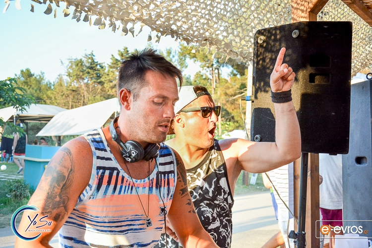 Βούλιαξε το Yasu Beach Bar στο 2ο "άχαστο" πάρτι του Chris Papa.