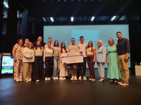 Στιγμιότυπο από τη βράβευση των μαθητών
