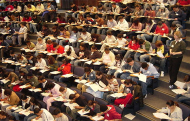 Μέχρι σήμερα δεν υπήρχε κανένας χρονικός περιορισμός για την απόκτηση του πτυχίου.