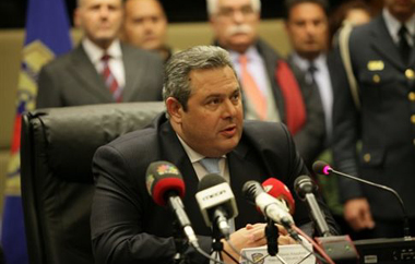 Η πρώτη εντολή του νέου υπουργού Εθνικής Άμυνας.