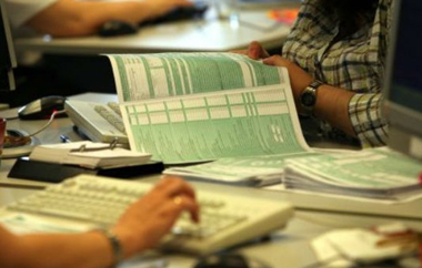 Έως και τη Δευτέρα 14 Ιουλίου παρατείνεται η υποβολή των φορολογικών δηλώσεων.