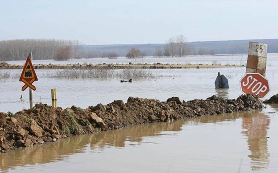 Η Αποκεντρωμένη Διοίκηση Μακεδονίας Θράκης αρνήθηκε να παραχωρήσει τα υλικά, ενώ ζήτησε νέα ρύθμιση