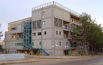 Παρά το γεγονός ότι είχε αρχικώς οριστεί ότι δεν θα πραγματοποιήσουν συναλλαγές με το κοινό κατά τις ημερομηνίες αυτές.