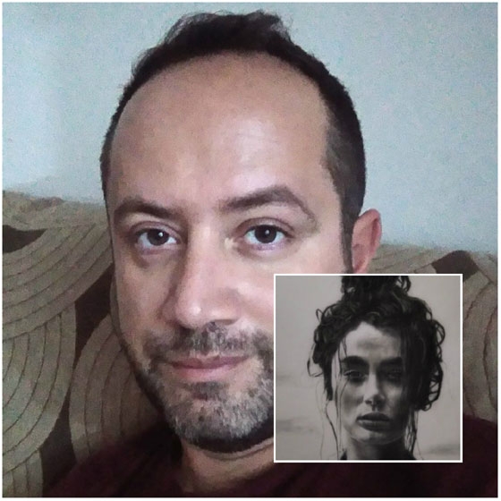 Ο Γιάννης Βαρσαμούδης με τον πίνακα που του χάρισε την τρίτη θέση