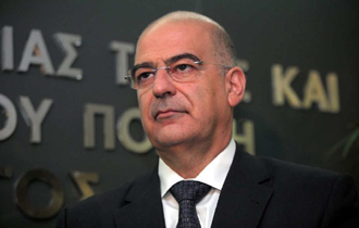 Ένταση μεταξύ πολιτών και αστυνομικών κατά την επίσκεψη Δένδια.