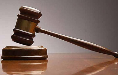 Eπιδίκαση  χρηματικής αποζημίωσης για ηθική βλάβη σε βάρος τράπεζας.