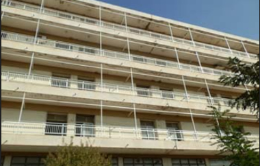 Όσο καθυστερούν οι αποφάσεις, το κράτος συνεχίζει να πληρώνει ενοίκια.