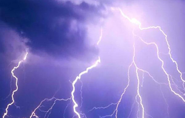 Νεφώσεις με βροχές και καταιγίδες κατά τόπους ισχυρές.