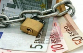 Διάταξη, που εντάχθηκε χθες το βράδυ στο πολυνομοσχέδιο, αιφνιδιάζει δυσάρεστα χιλιάδες επαγγελματίες.