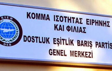 Το Κόμμα Ισότητας Ειρήνης και Φιλίας (DEB), που ίδρυσε ο Αχμέτ Σαδίκ.