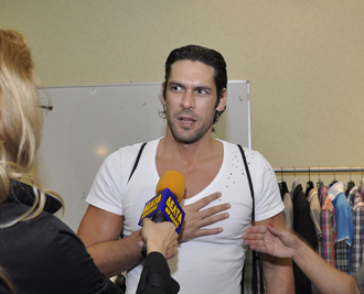 O Γιάννης Σπαλιάρας κατά τη διάρκεια της συνέντευξης.