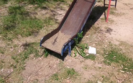 "Ξεχασμένες" παιδικές χαρές στην πόλη της Αλεξανδρούπολης