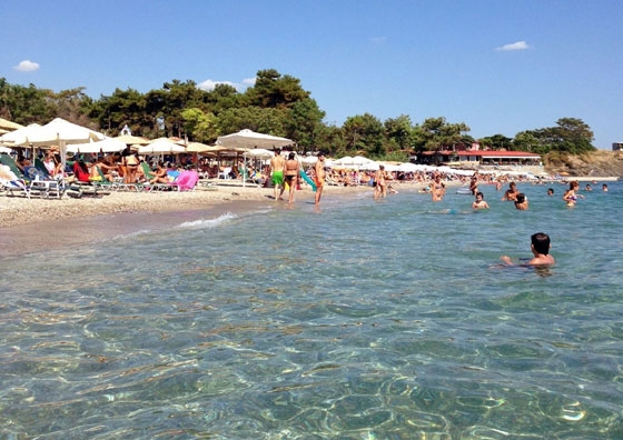 Στις παραλίες οι Αλεξανδρουπολίτες λόγω καύσωνα - Δεν έπεφτε καρφίτσα!