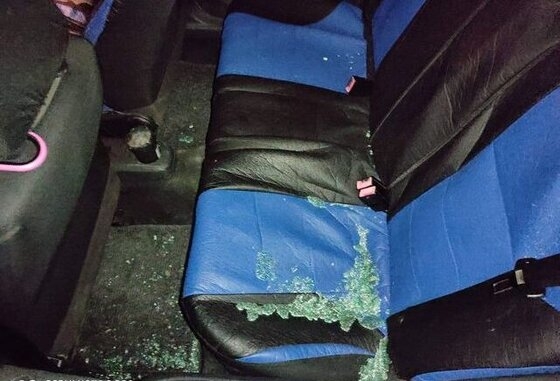 Επίθεση με πέτρες σε όχημα στην οδό Άβαντος (φώτο)