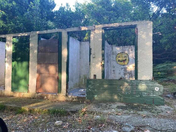 Εικόνες ντροπής και για τους τουρίστες και για τους κατοίκους της περιοχής των Θερμών στη Σαμοθράκη...