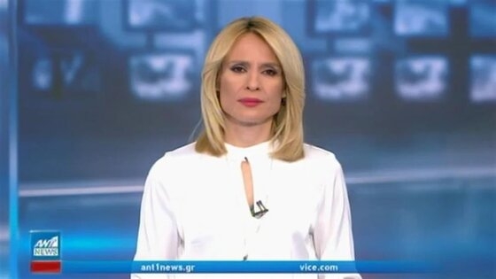 Η παρουσιάστρια κ. Ρίτσα Μπιζόγλη θα παρουσιάσει το σημερινό δελτίο ειδήσεων με φόντο το φάρο της Αλεξανδρούπολης.