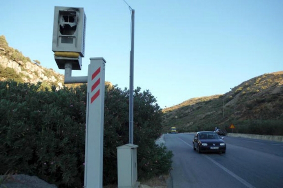 "Ξήλωσαν" κάμερα της τροχαίας στις Καστανίες